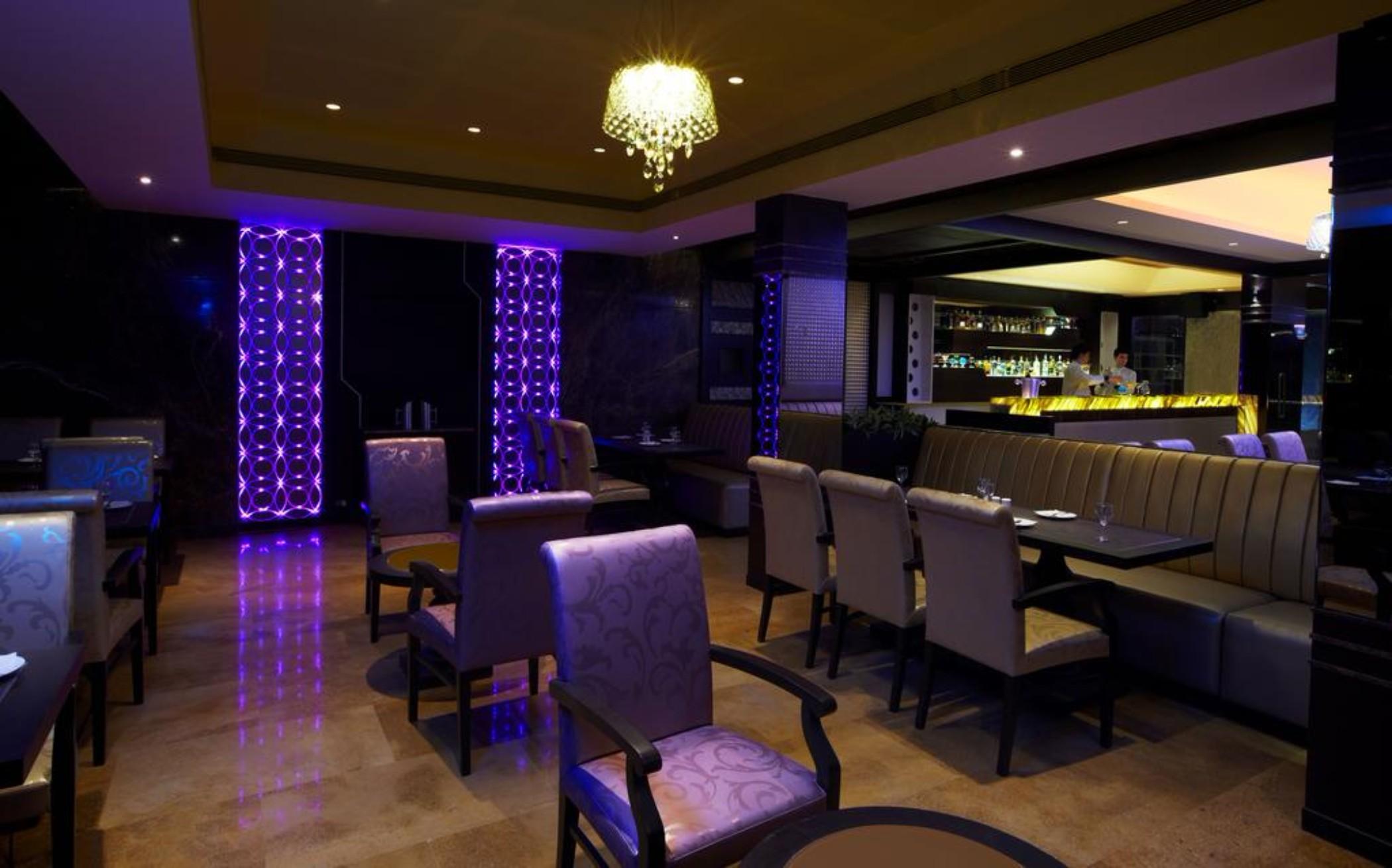 Club Emerald Mumbai Exterior photo